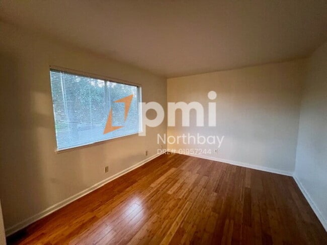 Building Photo - 1977 Woodglen Ln