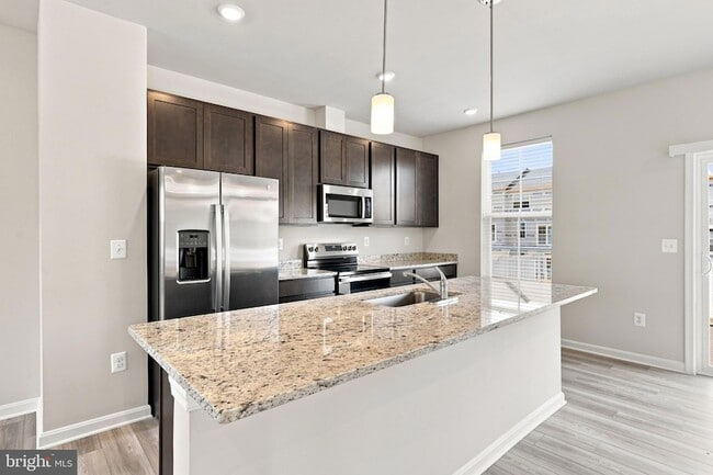 Building Photo - 432 Seeback Dr