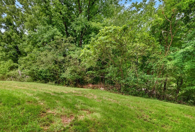 Building Photo - 101 Valley View Cir
