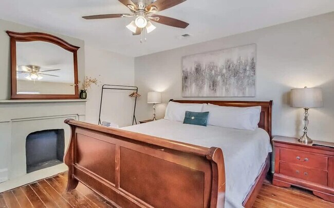 Building Photo - 515 E Huntingdon St