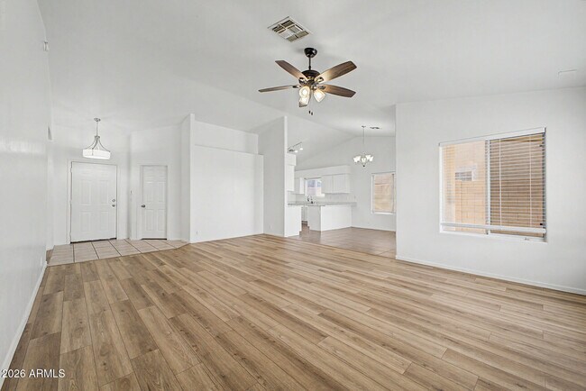 Building Photo - 930 E Harwell Rd