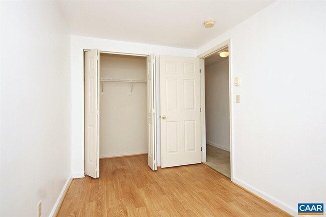 Building Photo - 124 Thomas Dr