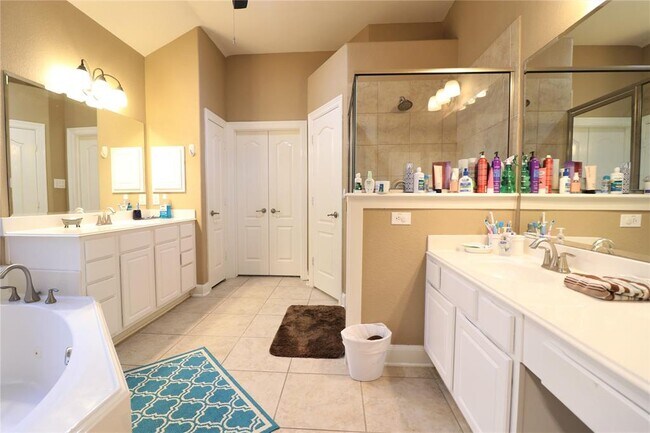 Building Photo - 6126 Emberwood Falls Dr