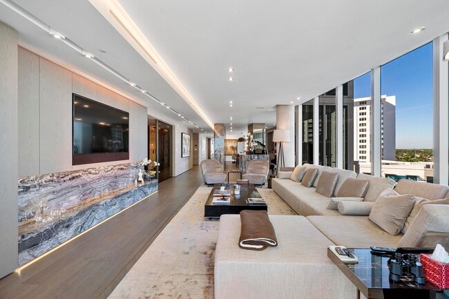 Building Photo - 2200 N Ocean Blvd