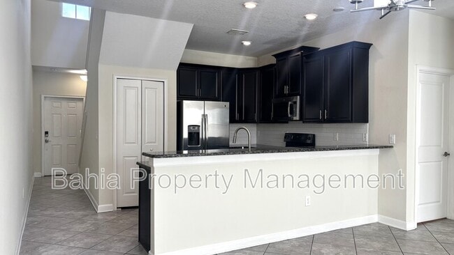 Building Photo - 15221 Pacey Cove Dr