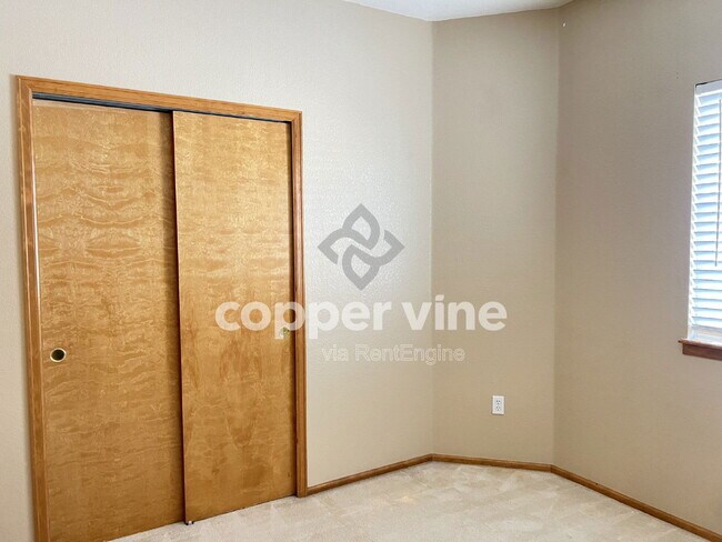 Building Photo - 6337 Cole Ln