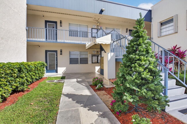 Building Photo - 173 Flanders C