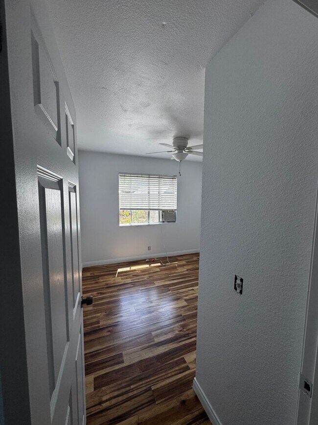 Building Photo - 1577 Greencrest Ct