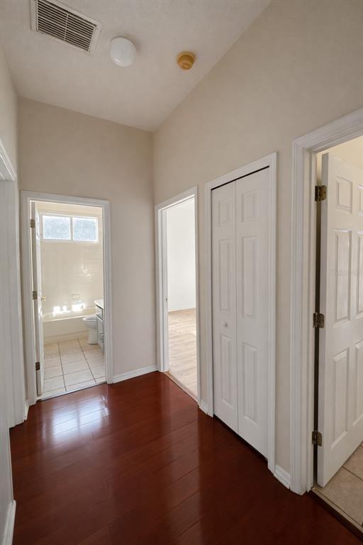 Building Photo - 927 Shadowmoss Dr