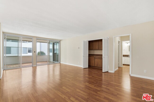 Building Photo - 8701 Delgany Ave