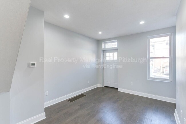 Building Photo - 144-43rd 1/2 43rd 1/2 St