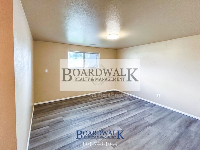 Building Photo - 661 N 980 W