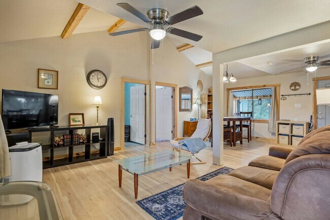 Building Photo - 5066 Iris St