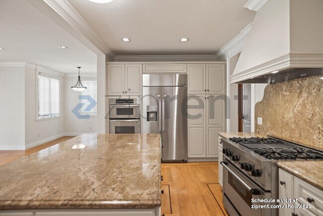 Building Photo - 1320 Drake Ave