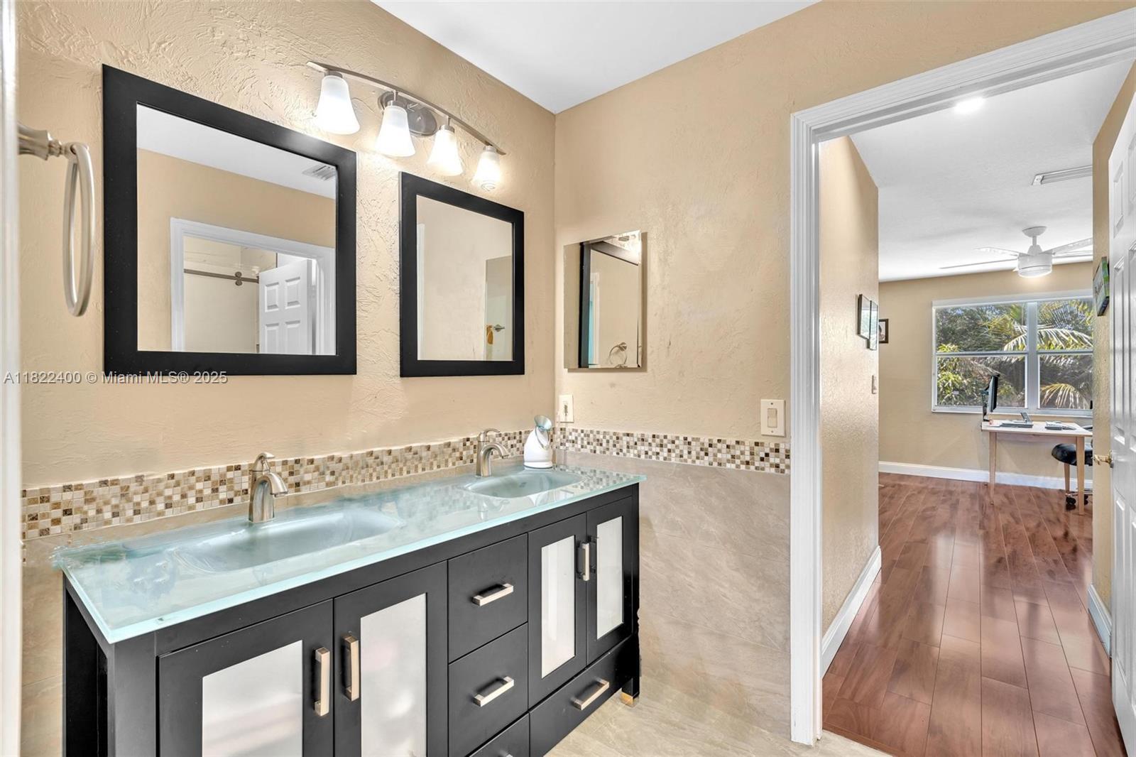 Building Photo - 16408 Sapphire Pl