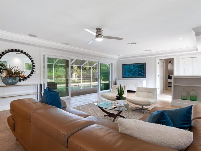 Building Photo - 606 Owl Way