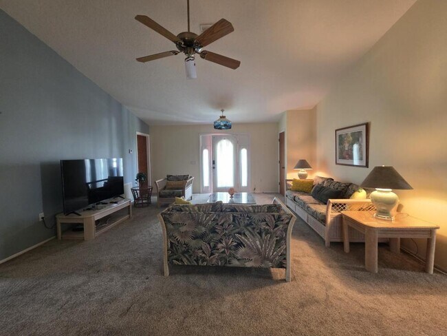 Building Photo - 4261 Paradise Cir