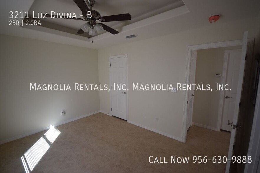 Building Photo - 3211 Luz Divina St