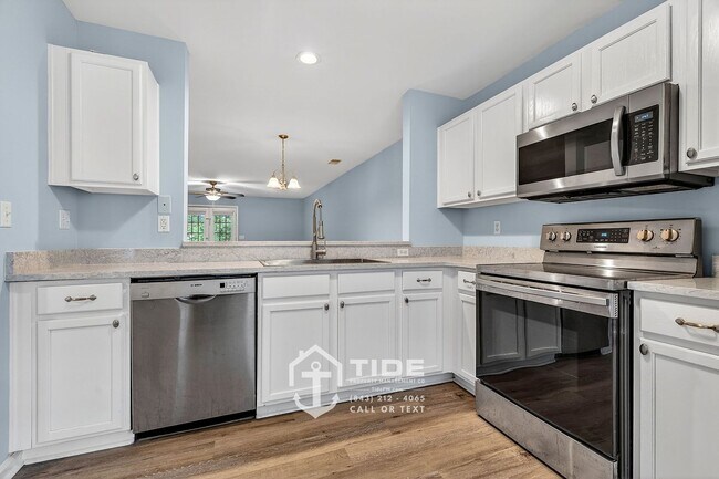 Building Photo - Townhome Living on Daniel Island