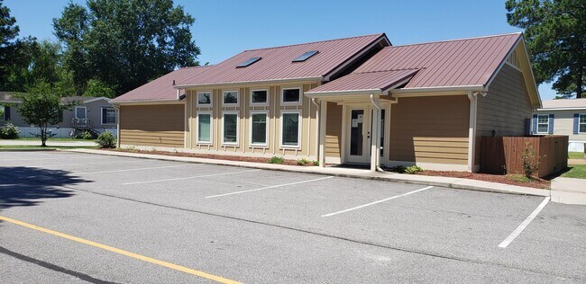 Building Photo - 1001 Spring Valley Dr