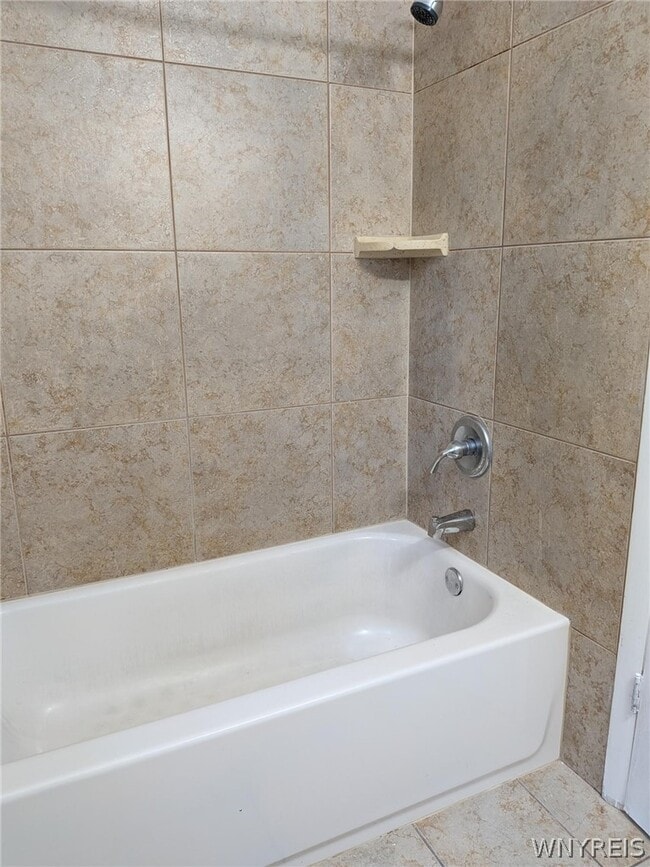 Building Photo - 253 Glenhaven Dr