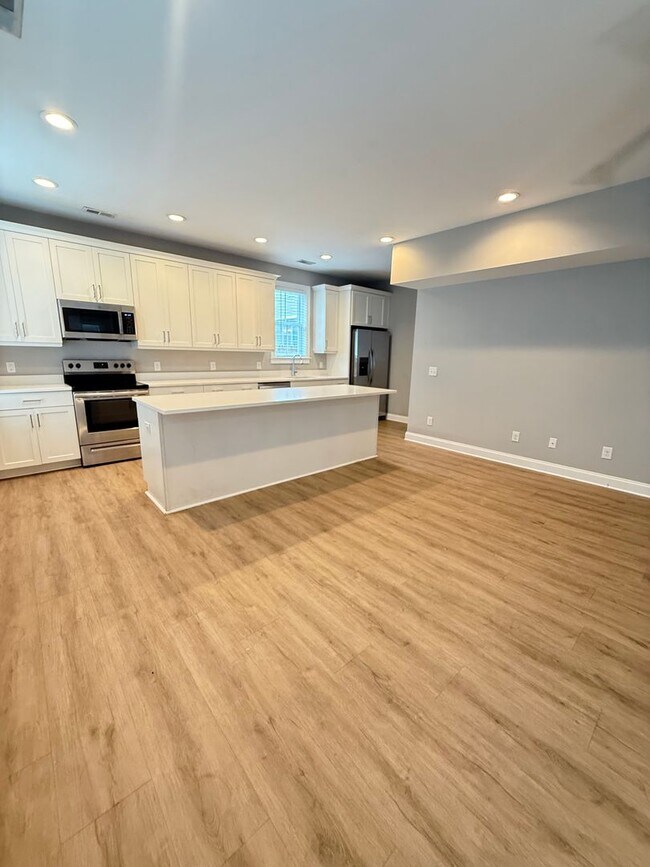 Building Photo - 9 Hanover St