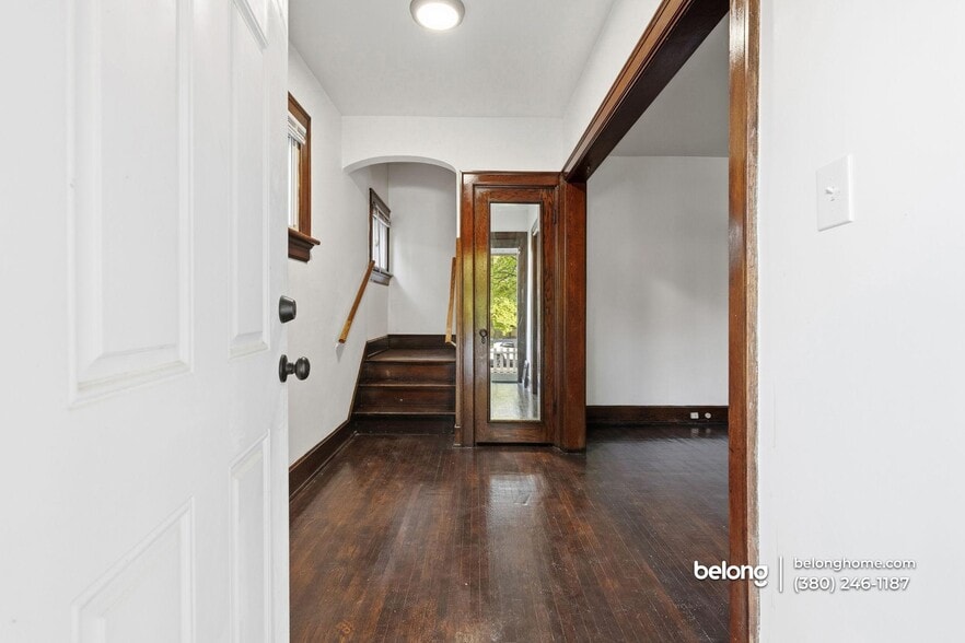 Building Photo - 904 Studer Ave