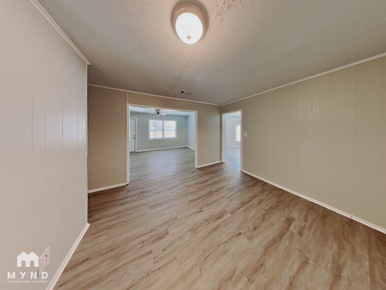 Building Photo - 7116 Green Acres Ct SW