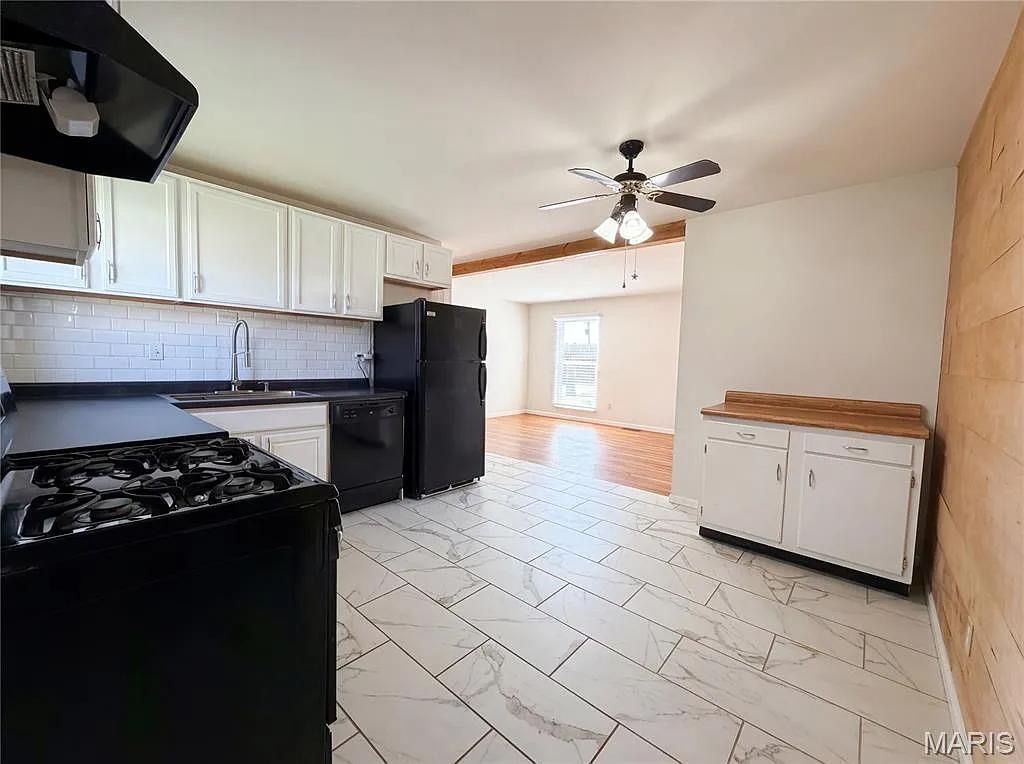 Building Photo - 2235 Bolton St