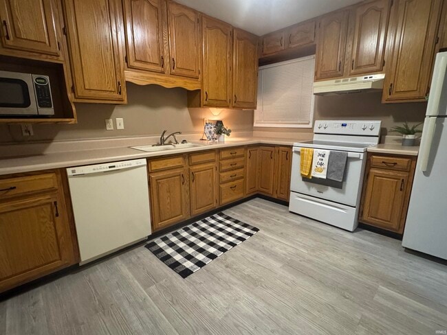 Building Photo - 709 Thornberry Dr