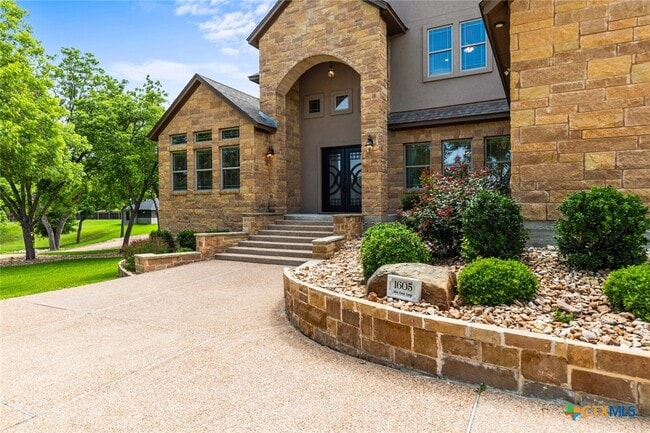 Building Photo - 1605 Alta Vista Loop