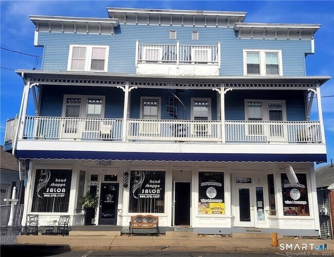 Building Photo - 516 Main St