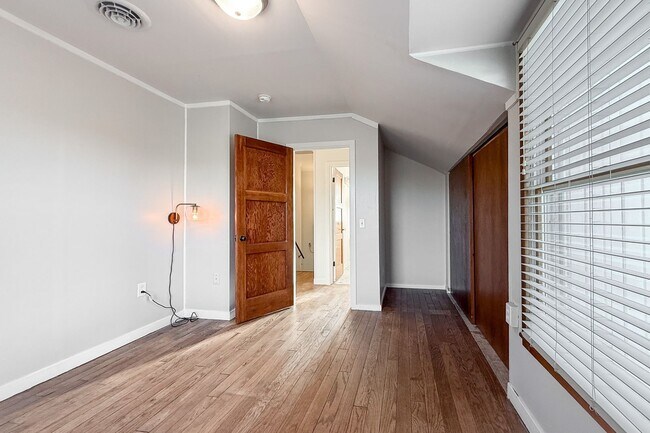 Building Photo - ** $500 OFF FIRST MONTH ** Riverfront 3-Bedroom Historical Richland Home