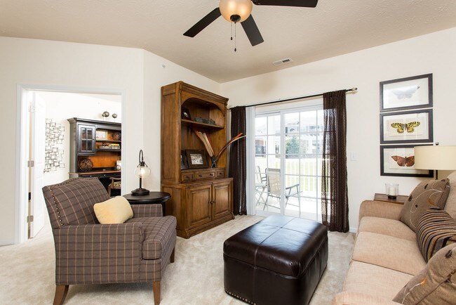 Oak Crossing Apartments - Fort Wayne, IN | Apartment Finder