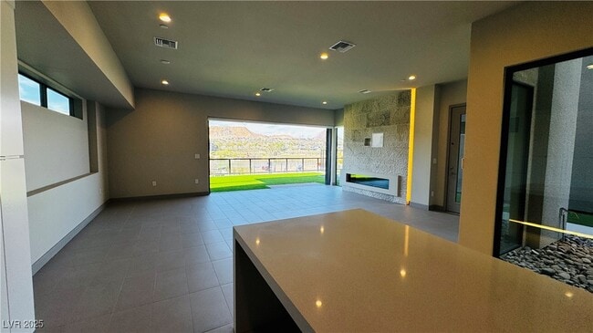 Building Photo - 26 Promenade Isle Ln
