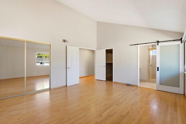 Building Photo - 7175 Cahen Dr