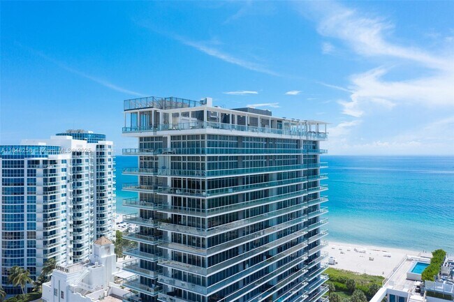 Building Photo - 3737 Collins Ave