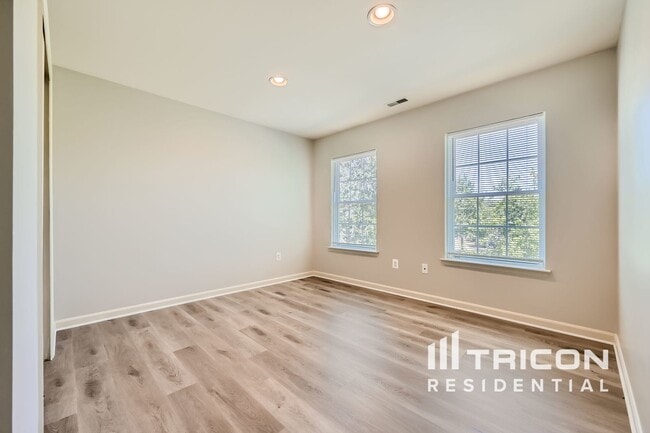 Building Photo - 611 China Clipper Cir