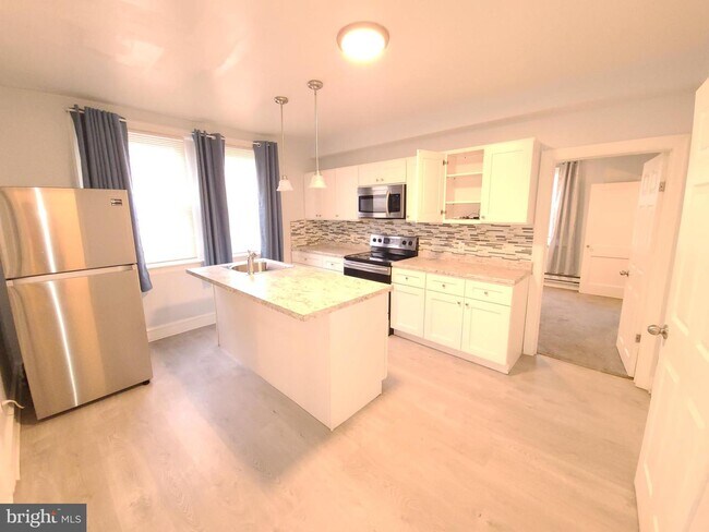 Building Photo - 1401 Alcott St