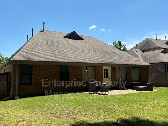 Building Photo - 6153 Lubiani Valley Dr