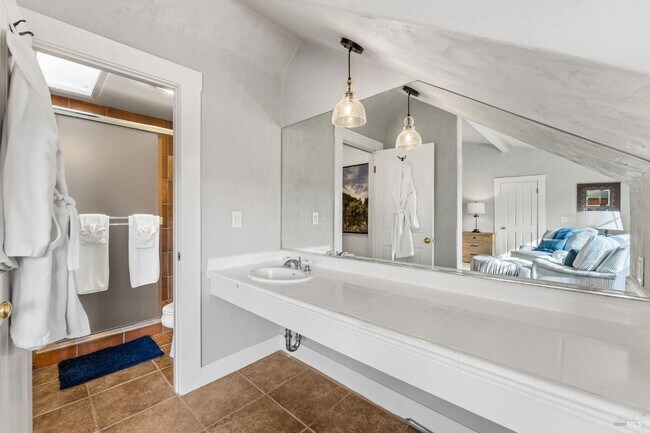 Building Photo - 2850 Silverado Trail N