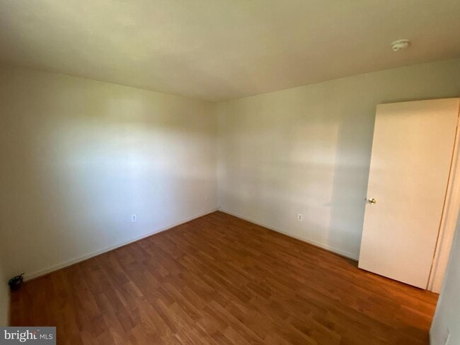 Building Photo - 624 Highview Ct