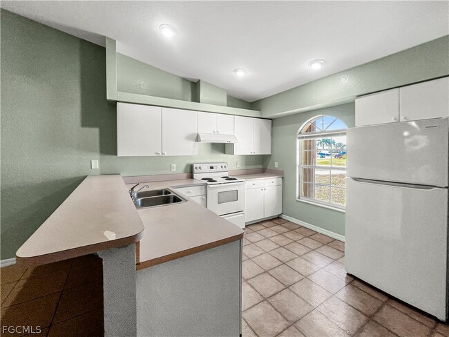 Building Photo - 1909 SW Santa Barbara Pl