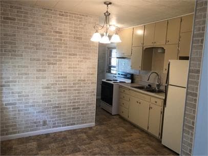 Building Photo - 411 E Hulse St