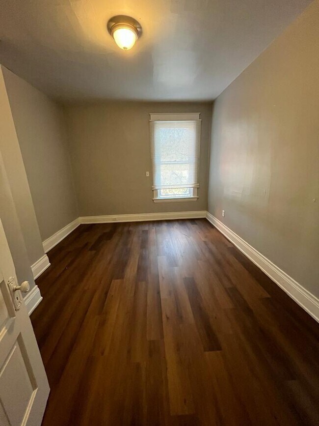 Building Photo - 3612 Dawson Ave