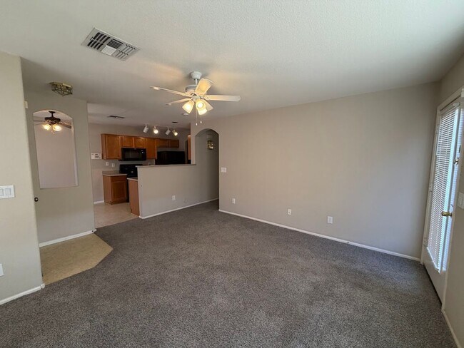 Building Photo - Beautiful 4 Bedroom Home for Rent in Goodyear!