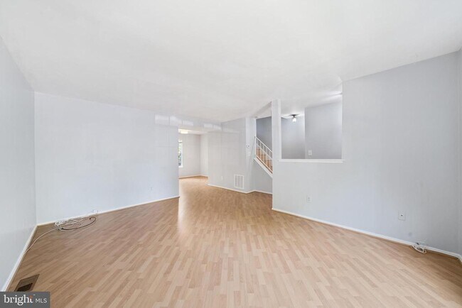 Building Photo - 7767 Hiawatha Ln