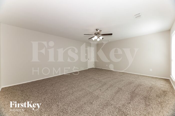 Building Photo - 2708 Beverly Dr