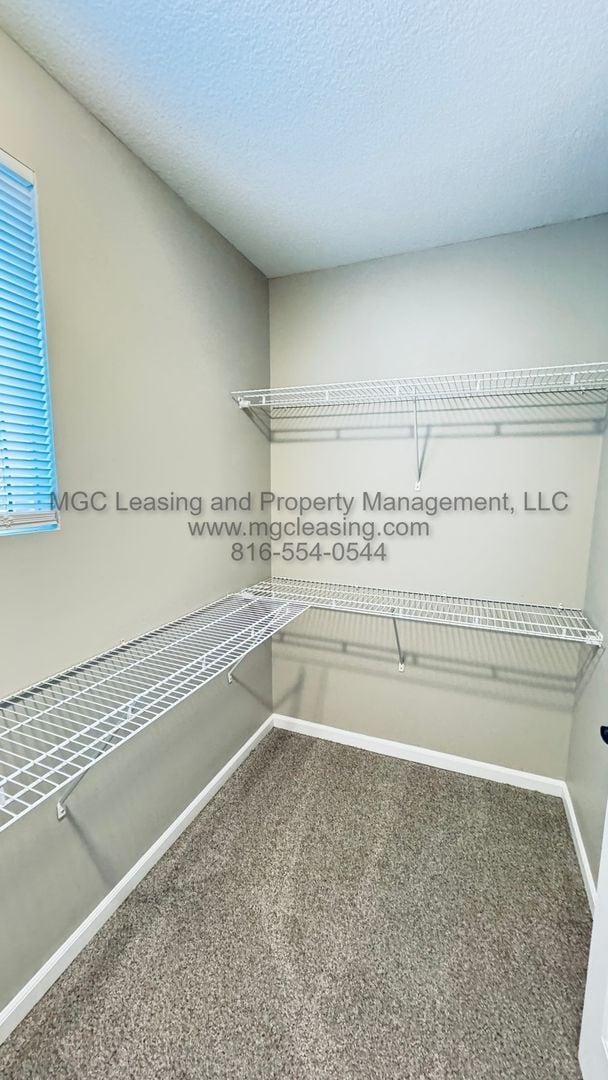 Building Photo - Baltimore Townhomes: Special Offer - One Month Free Rent!