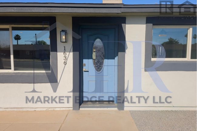 Building Photo - 4Bed/2Bath House at University/Dobson--Complete Remodel w/Pool!